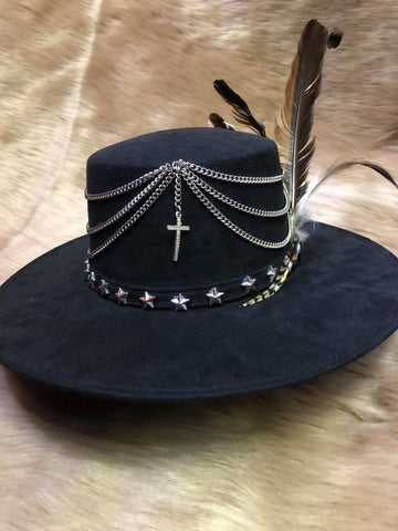 Sombrero cadena plumas